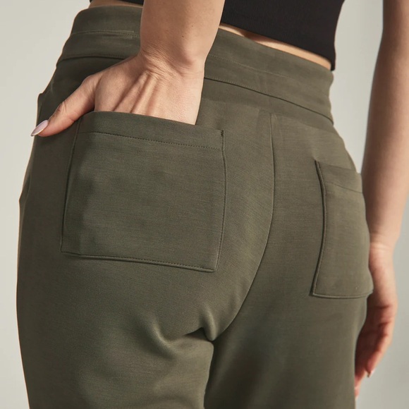 7 Diamonds Womens REV Slim Fit Jogger Pants in Olive Green - Picture 3 of 11